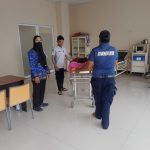 Damkar Matan Sanga-Sanga Bantu Penjemputan dan Pengantaran Pasien ke PKM Bantuas
