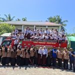 Semarakkan Pelepasan Siswa SDN 001 Samboja, Pos Sektor Damkar Pesisir Berikan Layanan Penyiraman Penuh Keceriaan
