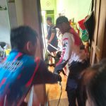 Damkar Kukar Amankan Biawak dari Dalam Rumah di Kelurahan Loa Ipuh