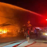 Kebakaran Warung Makan dan Permukiman di Timbau, Satu Rumah Habis Terbakar