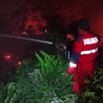 Kebakaran Lahan Sawit Tiga Hektare di Desa Batu-Batu, Muara Badak, Ditangani Tim Gabungan